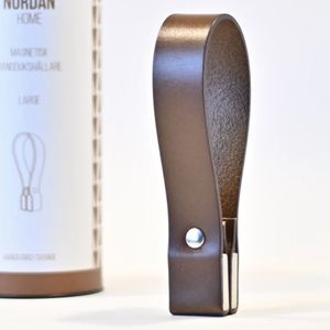 Hovedbilde 1-pk bred magnetisk h&aring;ndklehenger brun